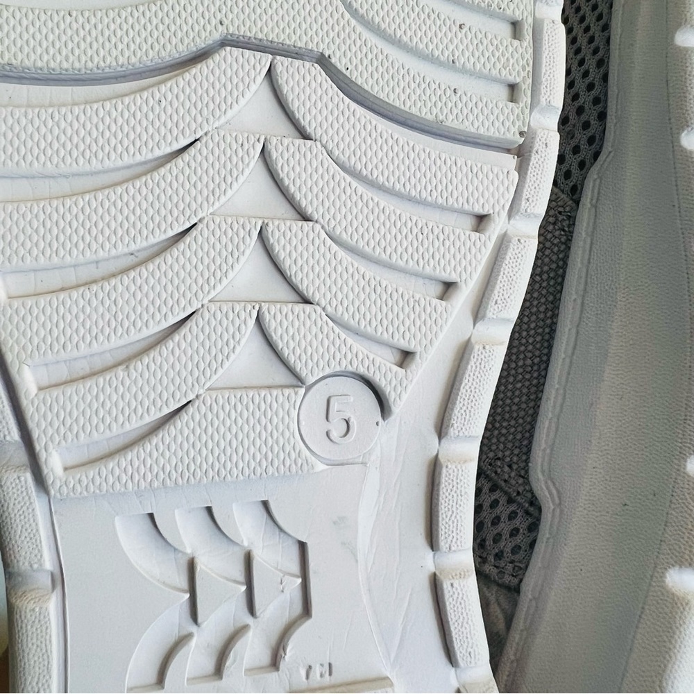 ALL in motion Women's Gray Athletic Shoes Running Sneakers Size 5 - Picture 6 of 7